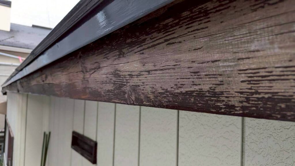 破風板ケレン完了後の状態｜塗料の密着性を高めた下地