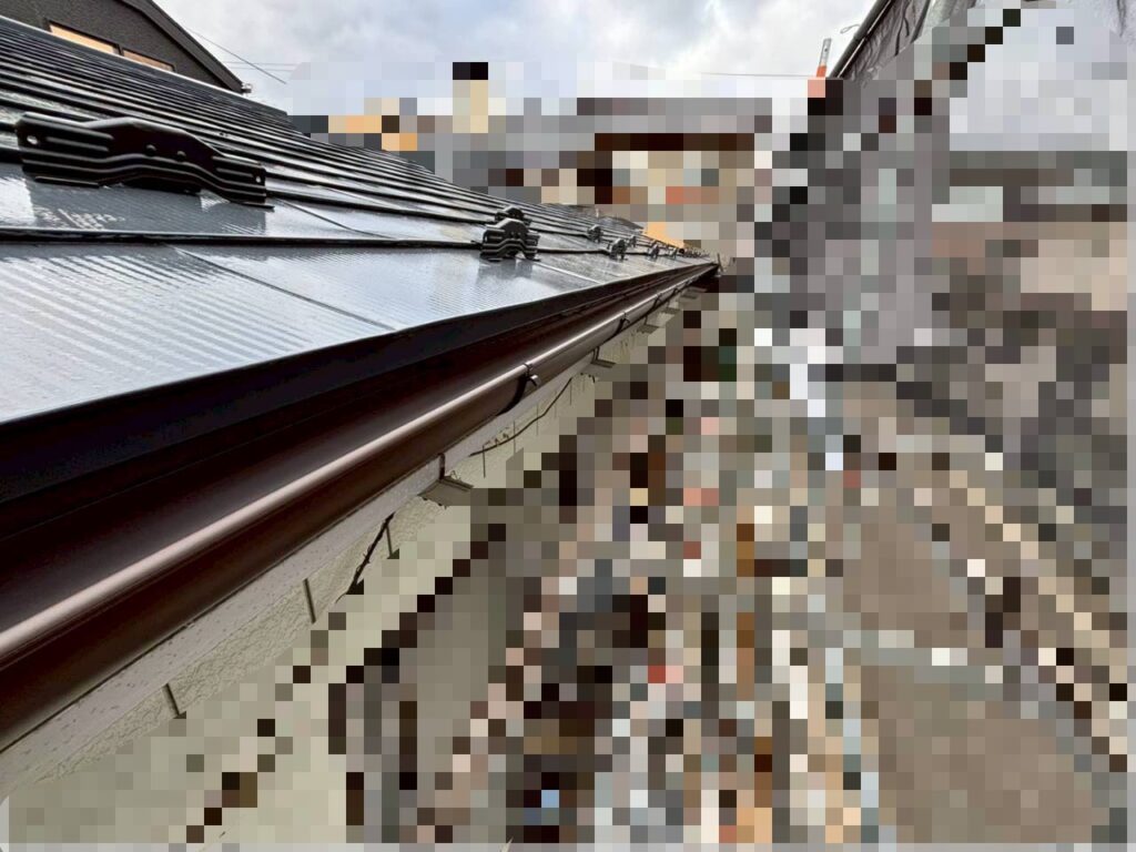 別角度から見た雨樋交換後の仕上がり