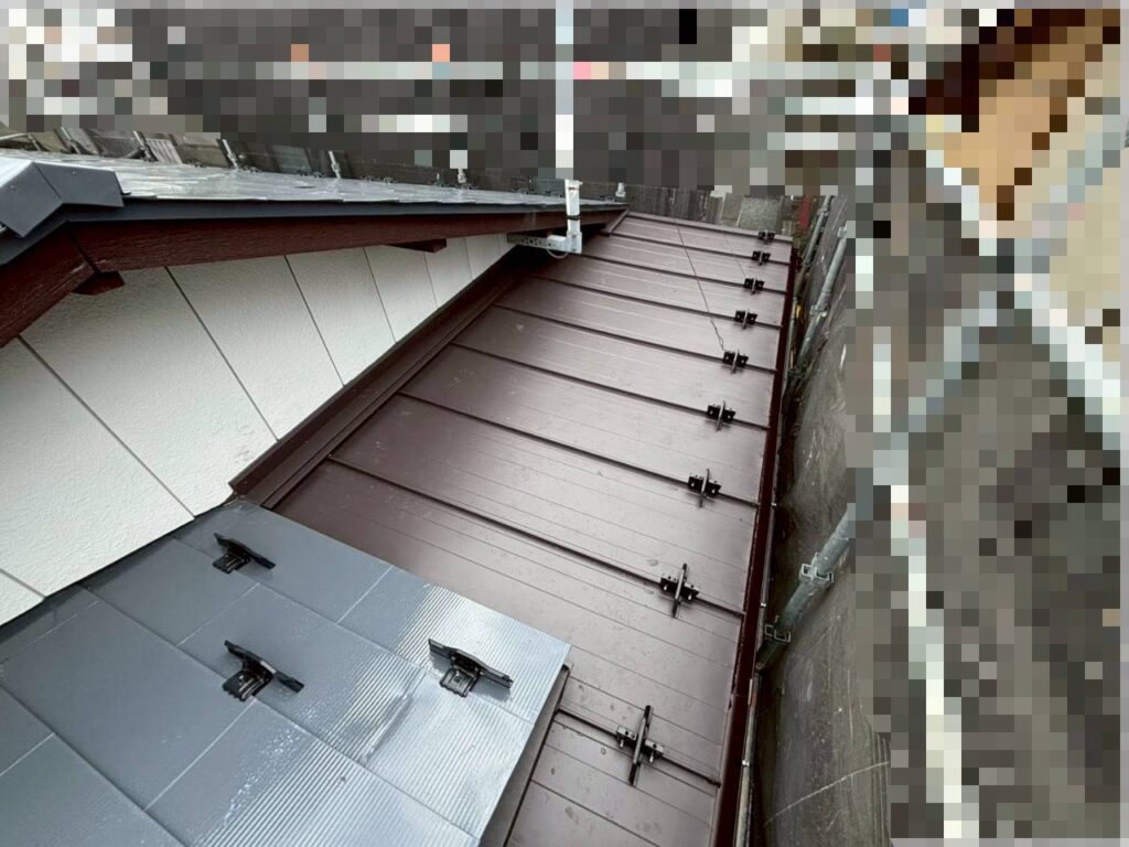  屋根部分カバー工事が完了した施工後の屋根全体写真（仙台市青葉区）