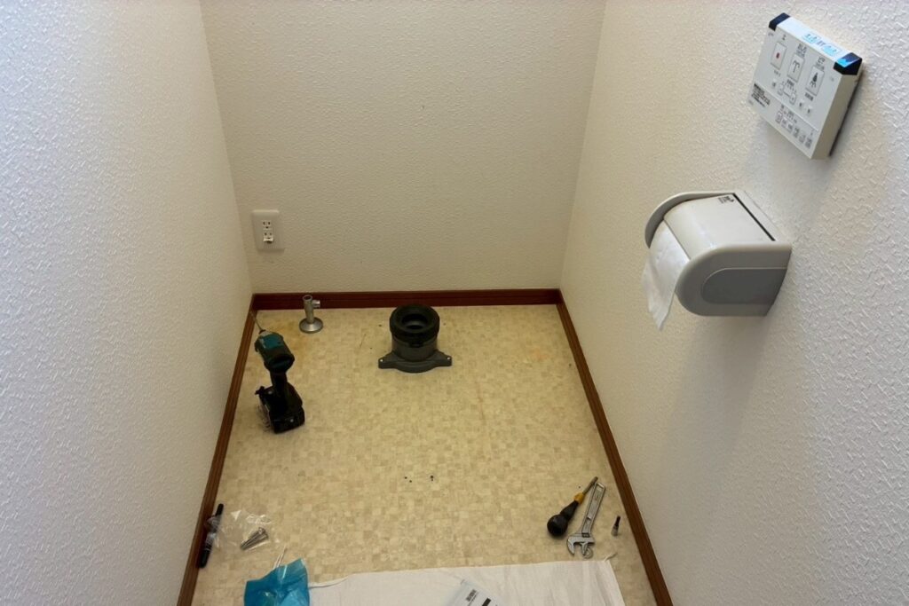 トイレ排水ソケット取り付け作業|新規便器設置準備