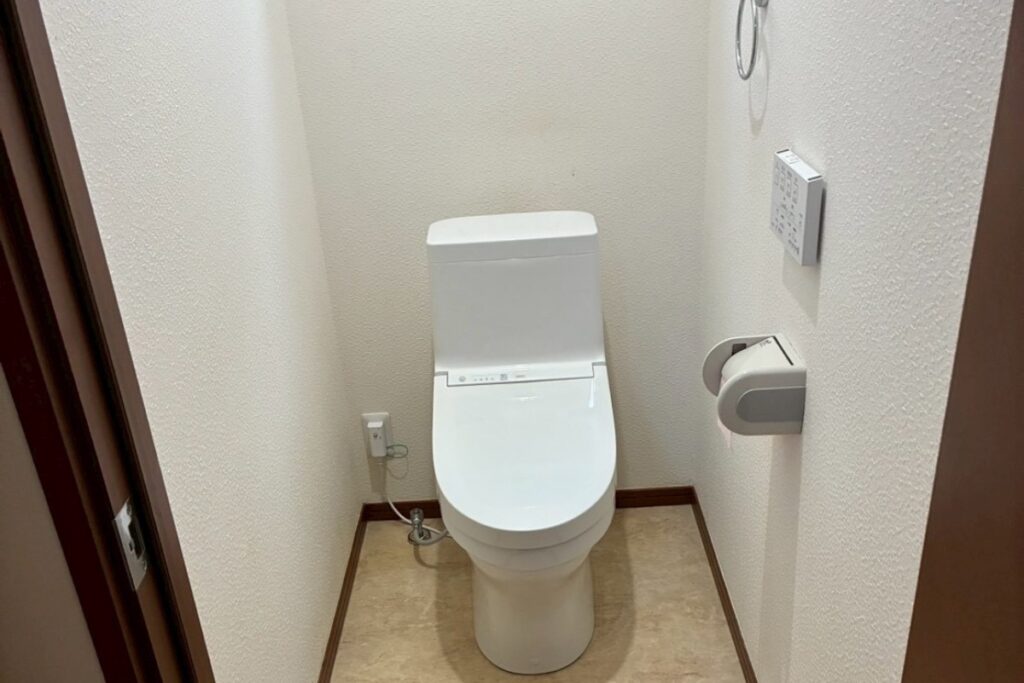 手洗いなしトイレ設置完了|1階トイレ交換後