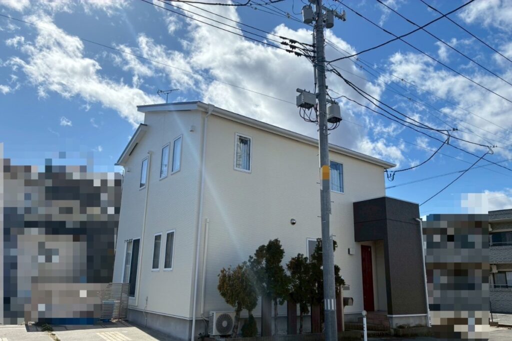 仙台市太白区で外壁塗装工事を行った住宅の施工後外観（無機塗料仕上げ）