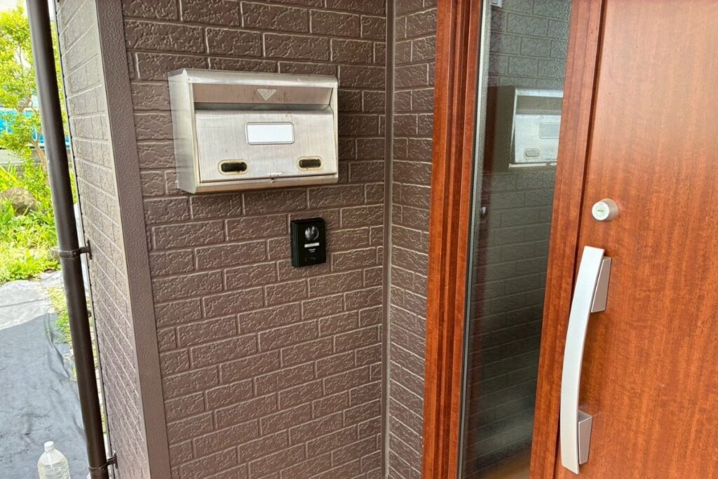 仙台市青葉区でインターホン交換を行った玄関まわりの施工後