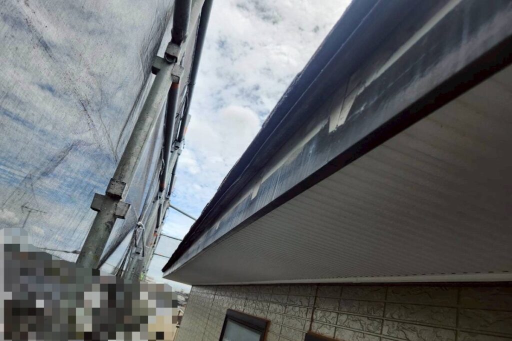 雨樋交換工事で既存の軒金具を撤去した仙台市泉区の住宅