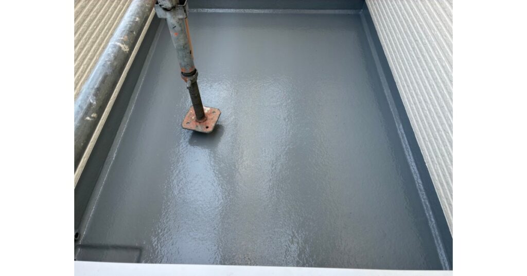 仙台市太白区のベランダFRP防水トップコート塗装施工事例