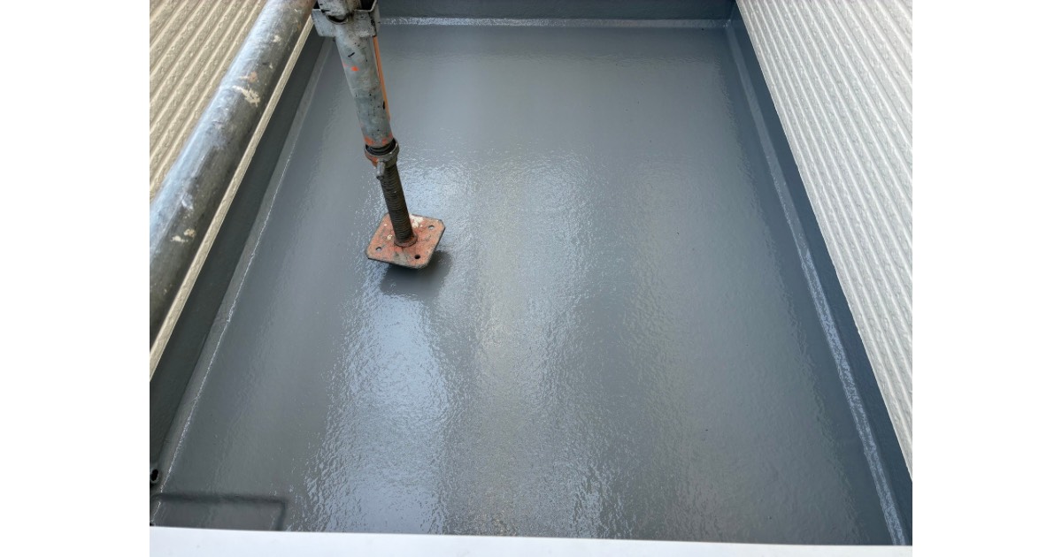 仙台市太白区のベランダFRP防水トップコート塗装施工事例