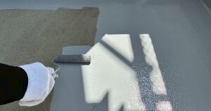 仙台市太白区の防水工事｜バルコニーの防水施工中